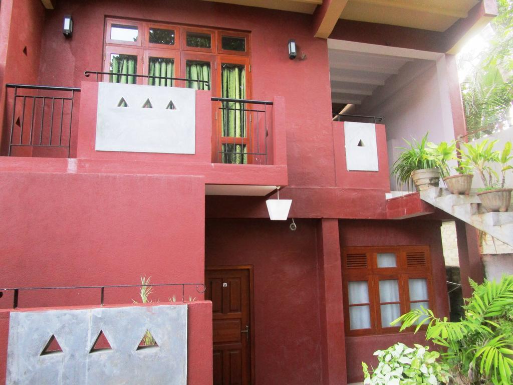 Hotel Shalini Anuradhapura Exterior foto