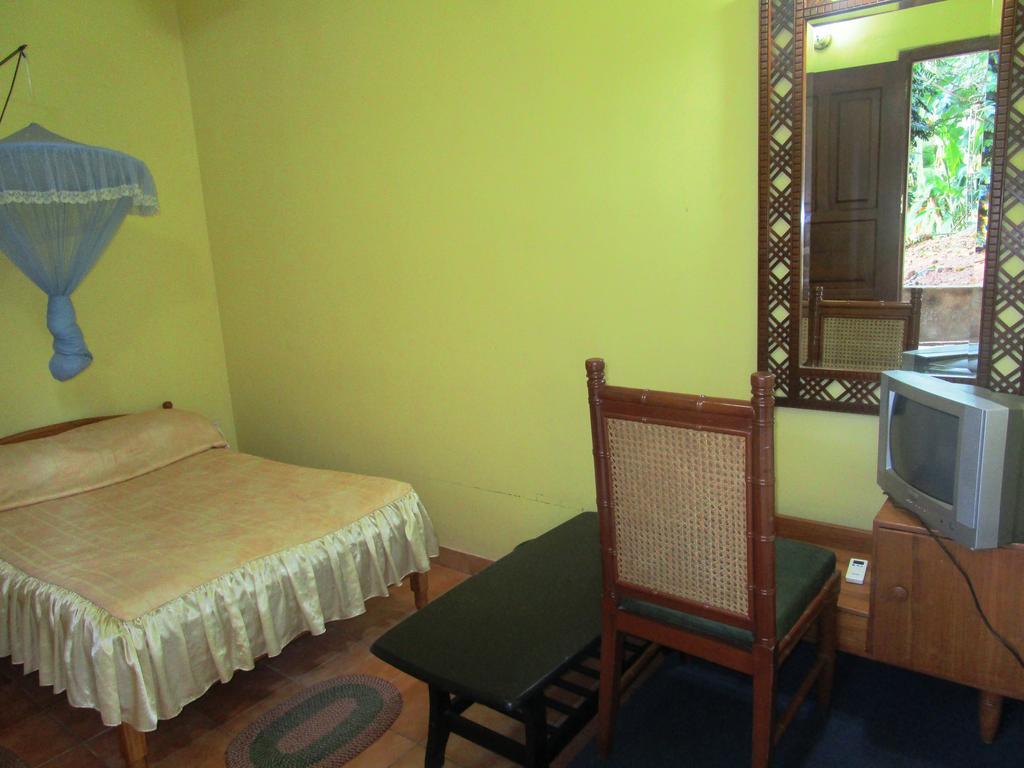 Hotel Shalini Anuradhapura Quarto foto