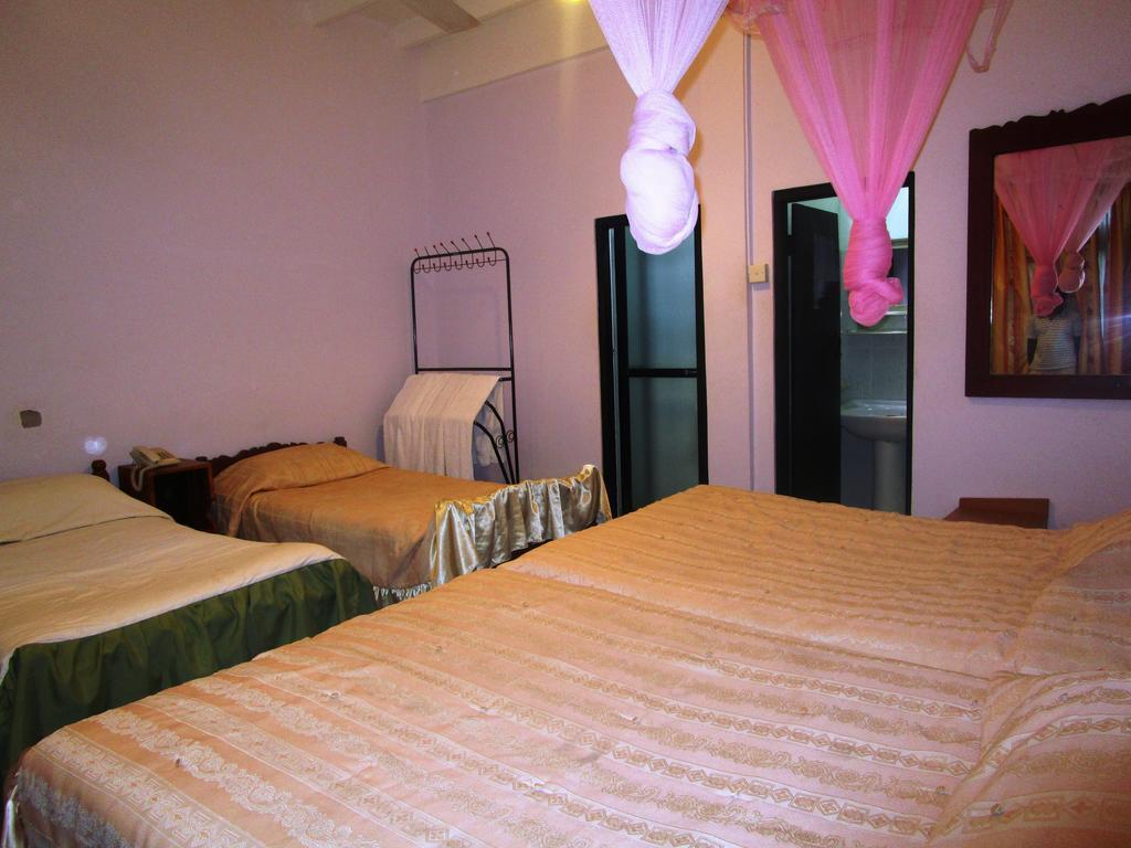 Hotel Shalini Anuradhapura Quarto foto